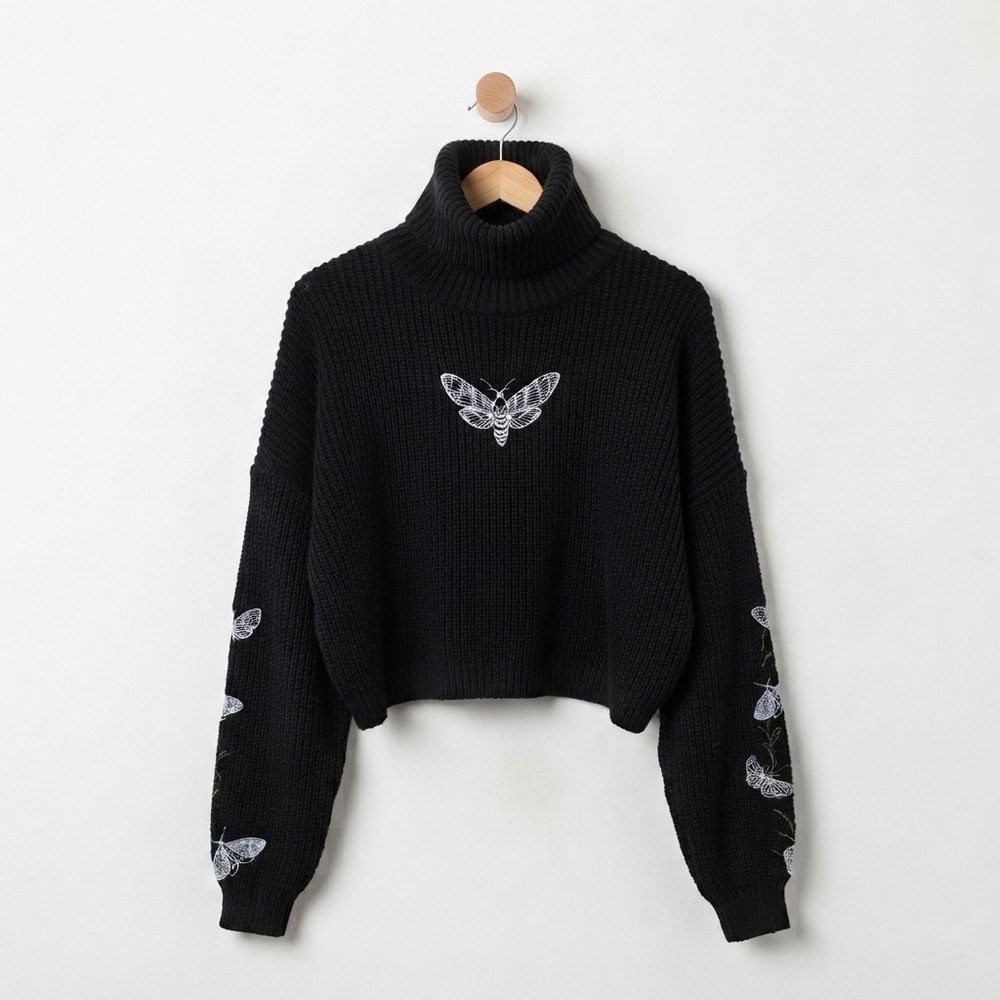 ROMWE Goth Moth Embroidered Crop Sweater Black 4XL Balloon Sleeve Whimsigoth